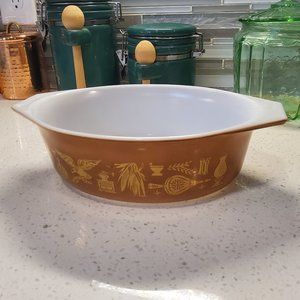 Pyrex Early American 1.5Qt Oval Bowl